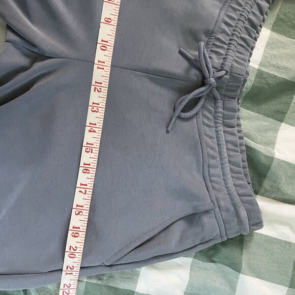 Athleta Seasoft Mid Rise Straight Crop Pants Womens Gray Outdoor Runnning - Picture 8 of 9